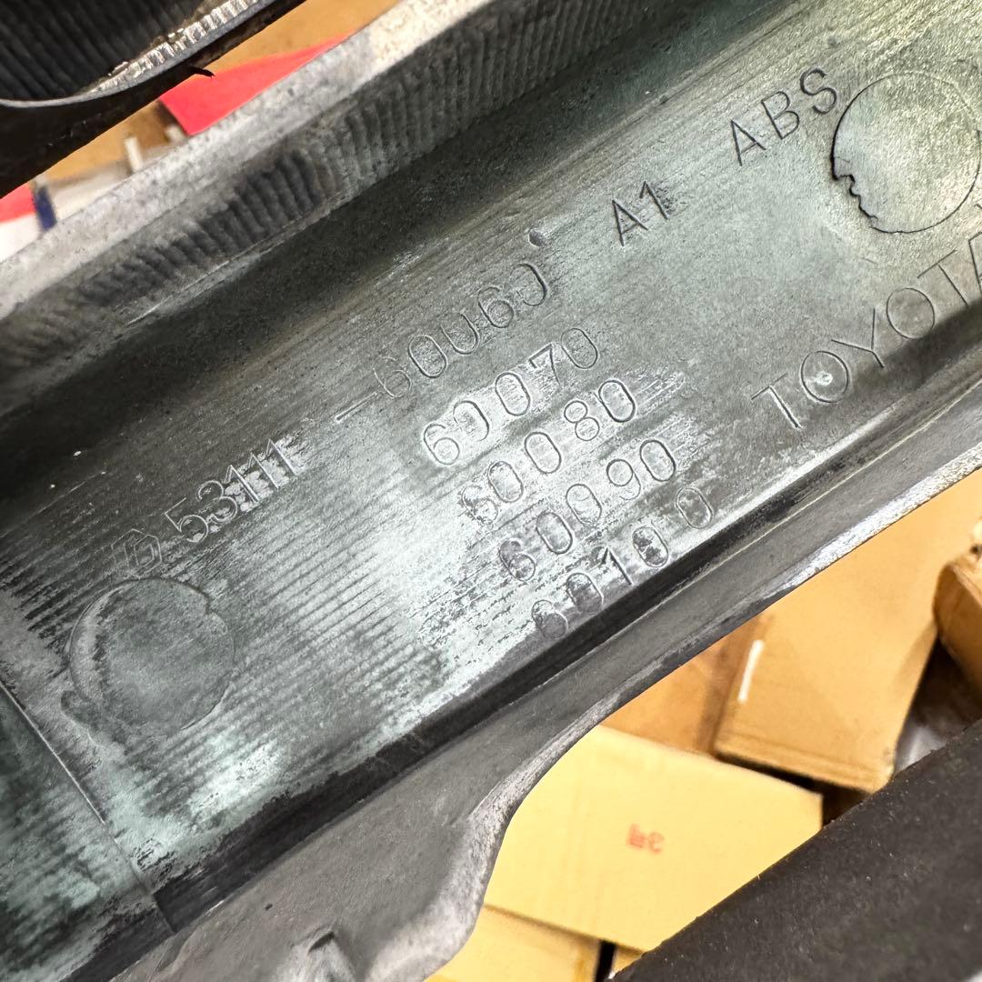 80系 ランドクルーザー 純正フロントグリル