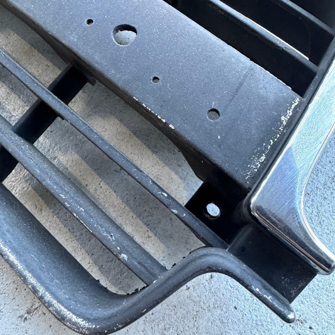 80系 ランドクルーザー 純正フロントグリル