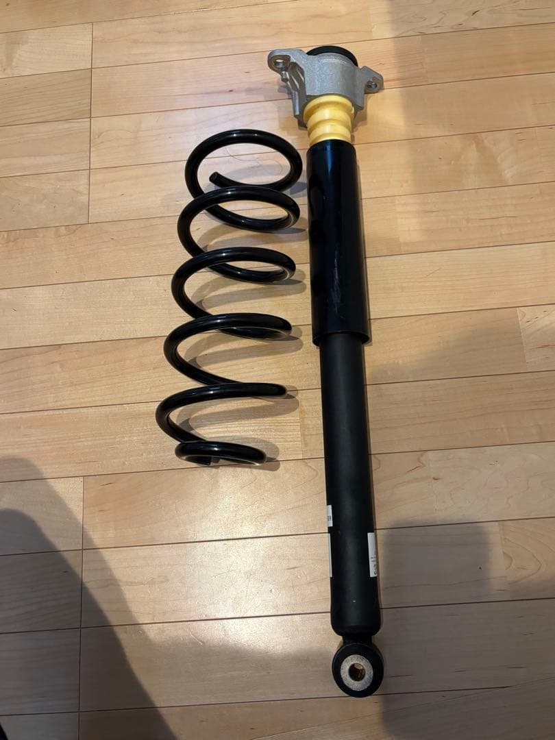 【美品】新車5000キロ外し mazda6 アテンザ gj 純正サスペンション