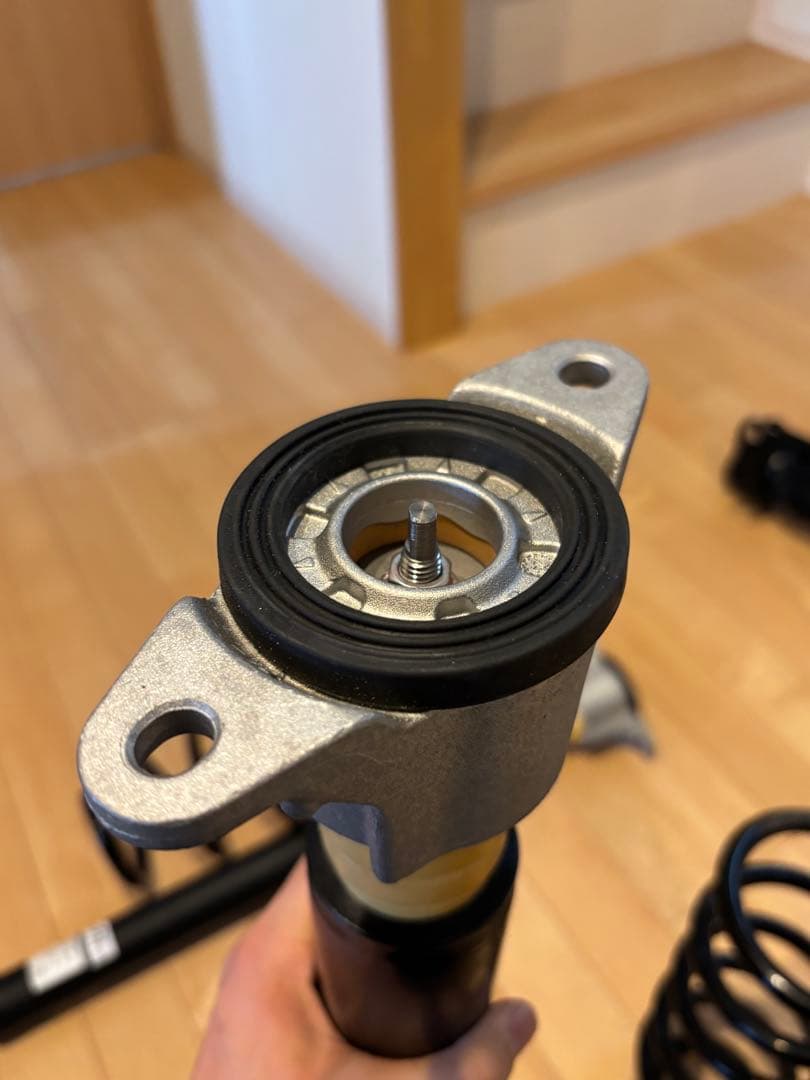 【美品】新車5000キロ外し mazda6 アテンザ gj 純正サスペンション