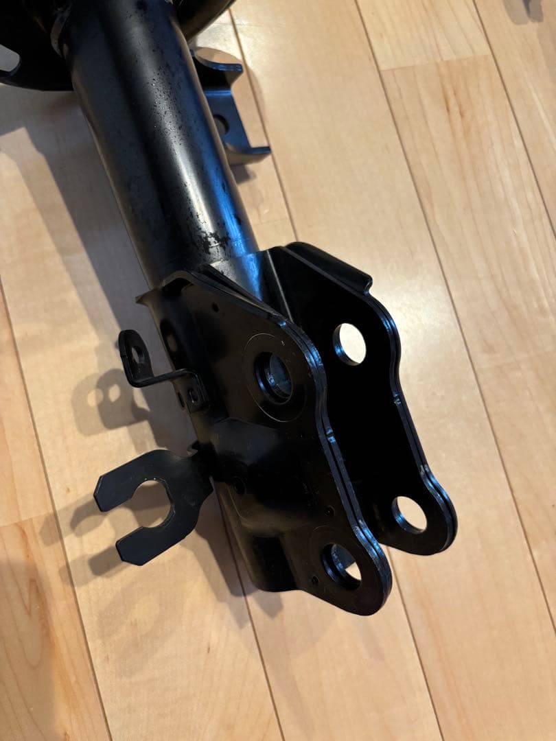 【美品】新車5000キロ外し mazda6 アテンザ gj 純正サスペンション