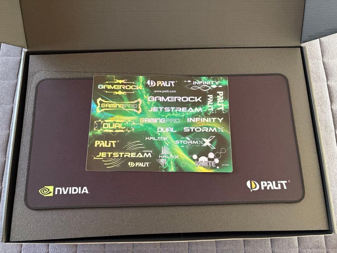 グラフィックボード・グラボ・ビデオカード RTX 5090 32G GAMEROCK