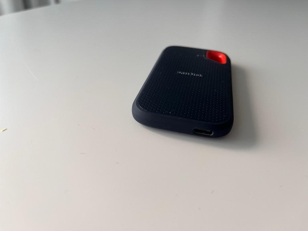 【極美品/寿命100%】SanDisk 外付けSSD 1TB 550MB/s