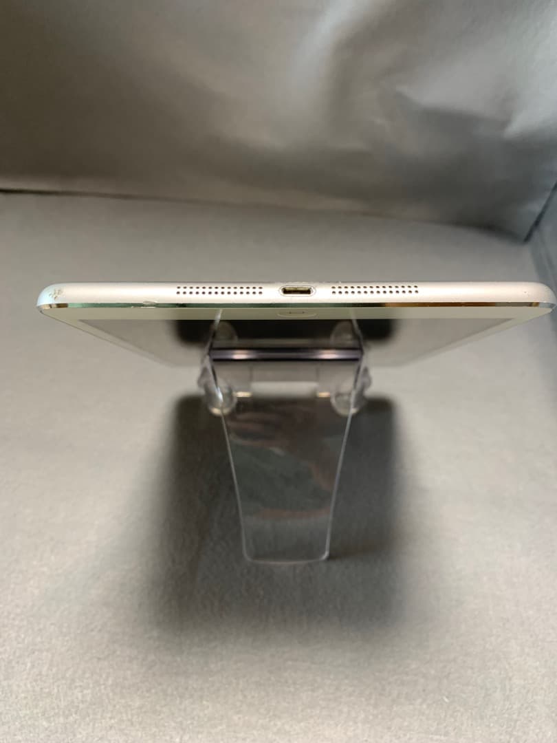 美品　国内版　SIMフリー　iPad mini (第二世代） 16GB 赤色