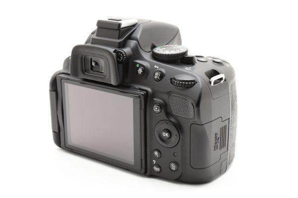 ニコン Nikon D5100 ボディ 一眼レフカメラ《ショット数7539回》