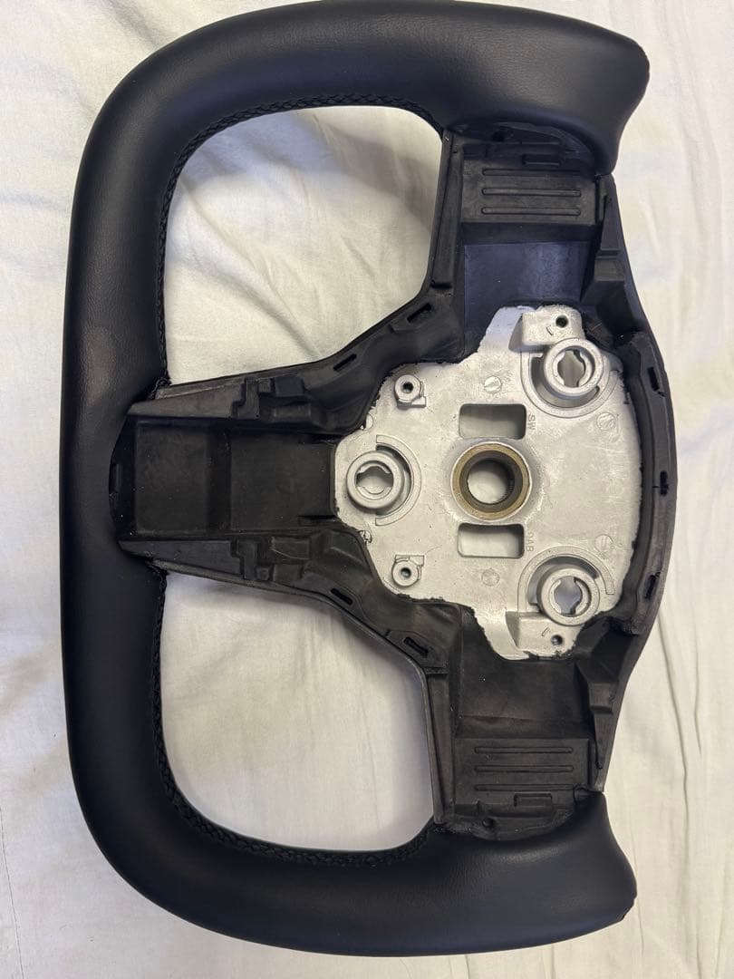 Tesla model 3 ヨークステアリング