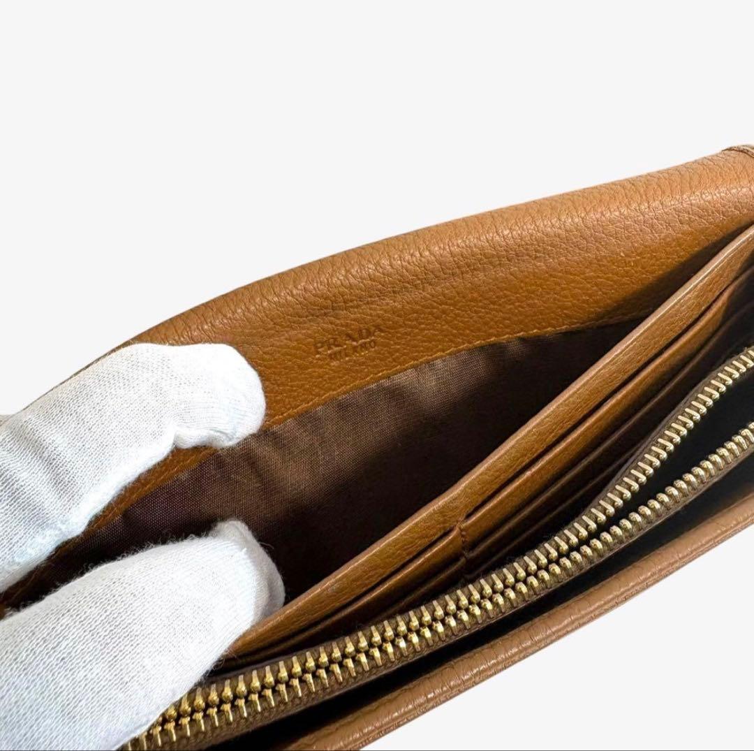 PRADA プラダ 二つ折り 長財布　茶色 ブラウン パスケース シボ革　希少品