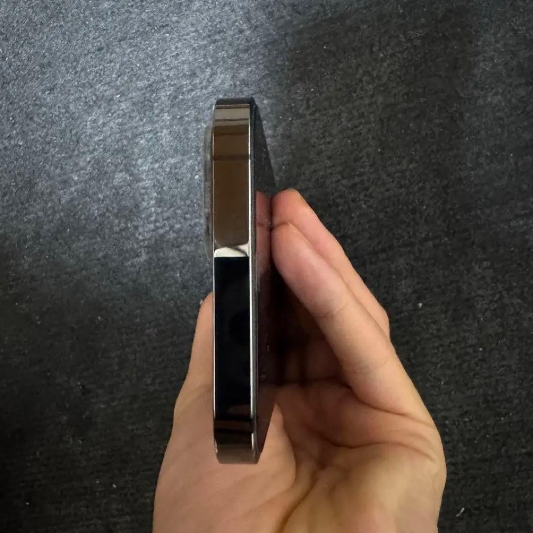 美品　Apple iPhone 12 Pro グラファイト 本体