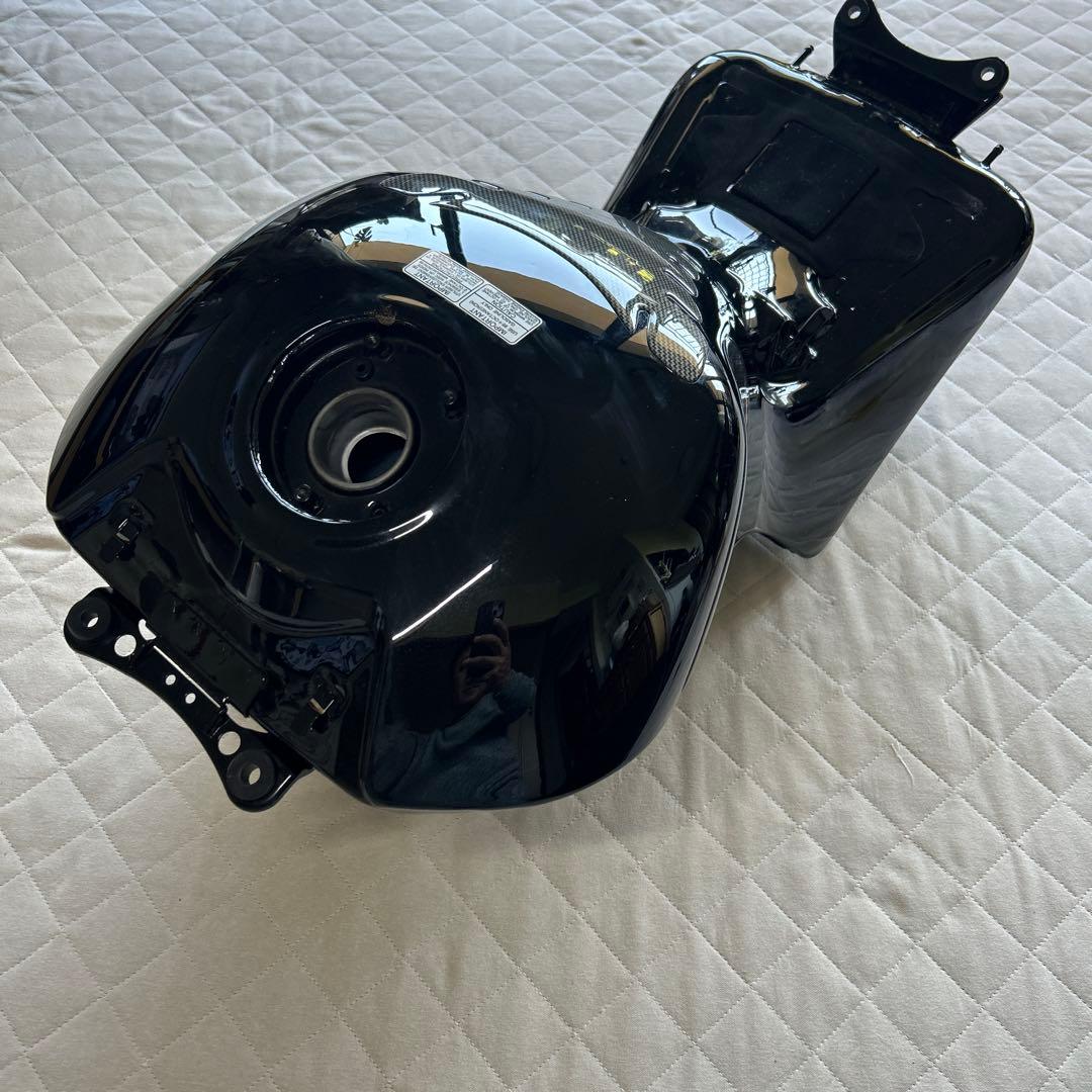 M*A様 ZZR1400 '06〜11年式 純正タンク（ブラック）