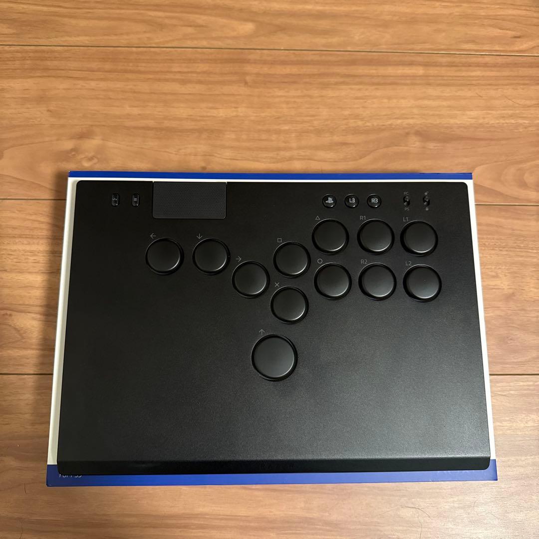 Razer Kitsune PS5 レバーレスコントローラー