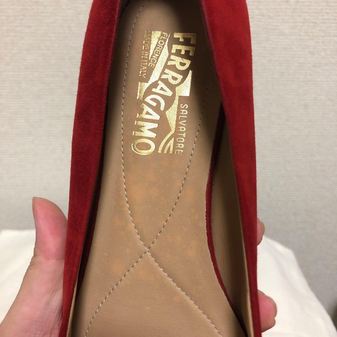 フェラガモ パンプス フラット　VARINA ￼￼71/2D