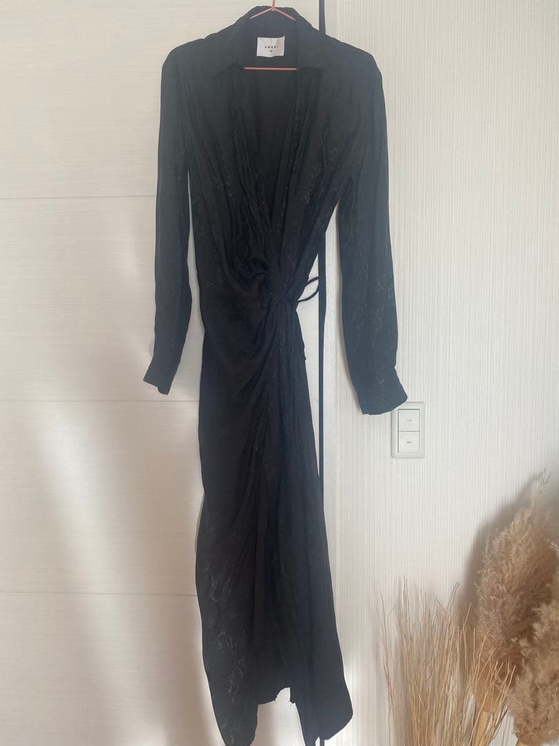 Ameri サテンジャカードフラワードレス