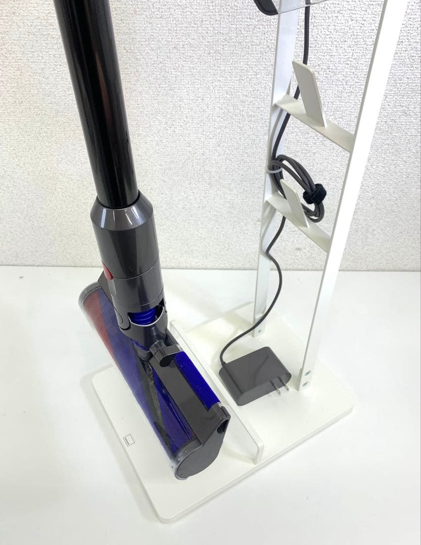 Dyson ダイソン SV18 掃除機（自立式充電ドックスタンド付）