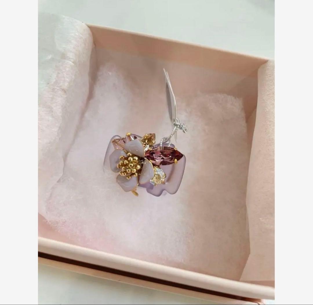 【新品未使用】Complex Biz 花の装飾 ヘアクリップ