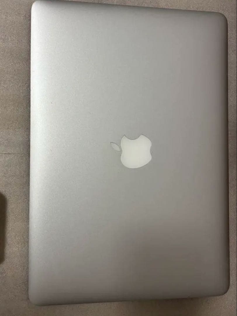バッテリー新品同様　MacBook Air 13インチ　A1466 2015