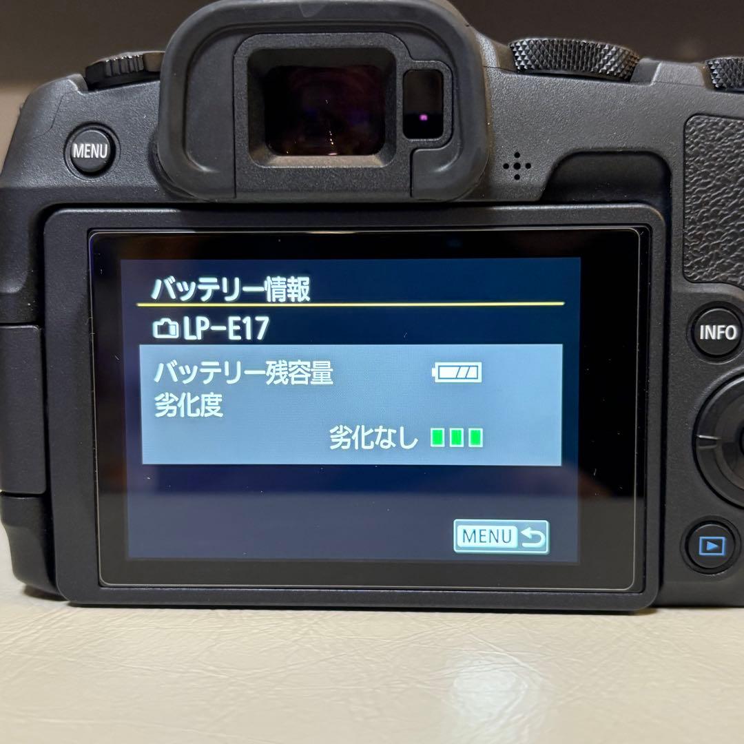 Canon EOS R8 ボディ　フルサイズミラーレス