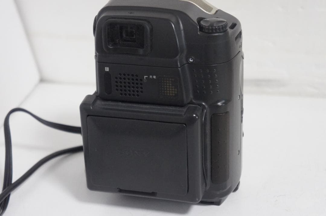 希少【動作品】SONY CCD SC7 ビデオカメラ Hi8 8mm 615