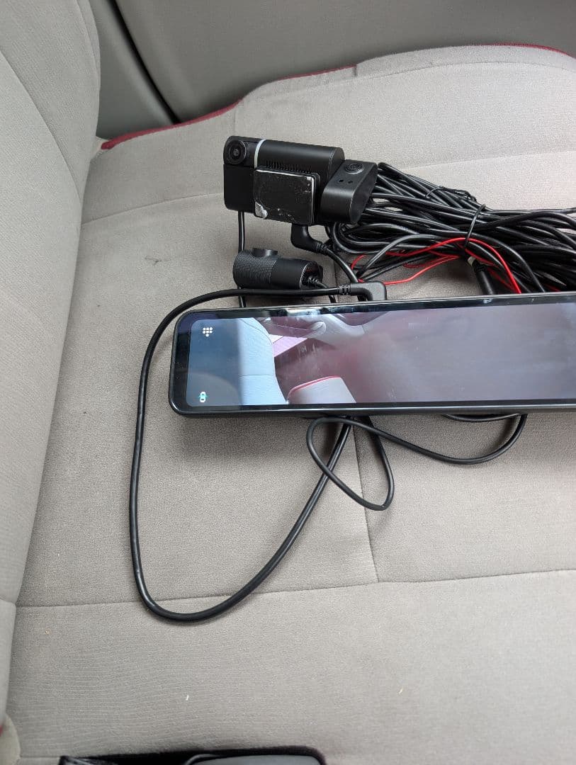 【こたさん専用】3カメラドライブレコーダー！駐車監視ケーブルSDカード64G付き