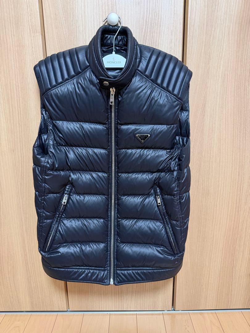 ⭐︎ふらぁっと⭐︎正規美品　プラダ ダウンベスト