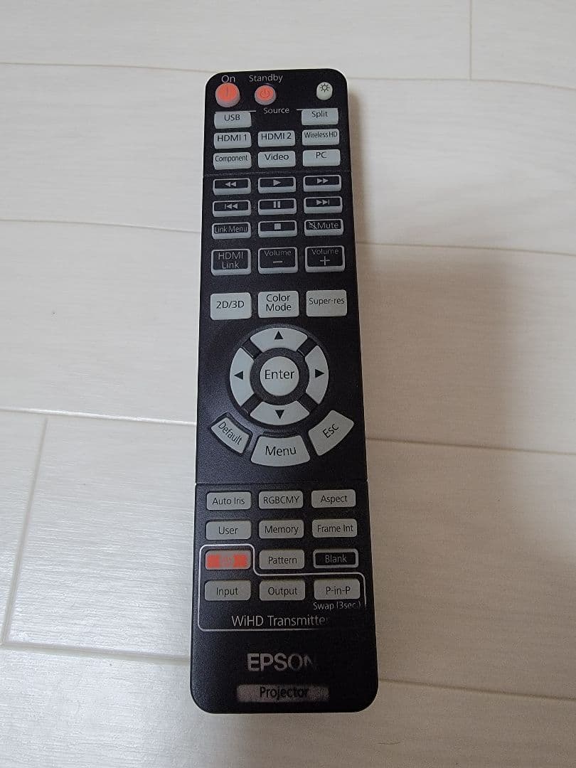 EPSON　tw8100　プロジェクター