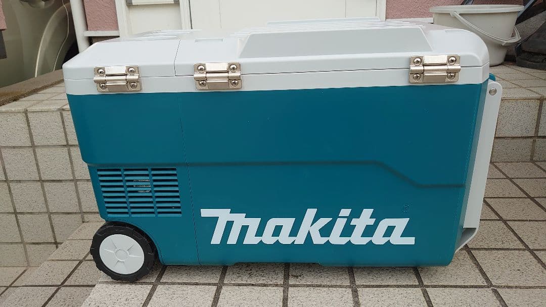 Makita CW180DZ 冷温庫