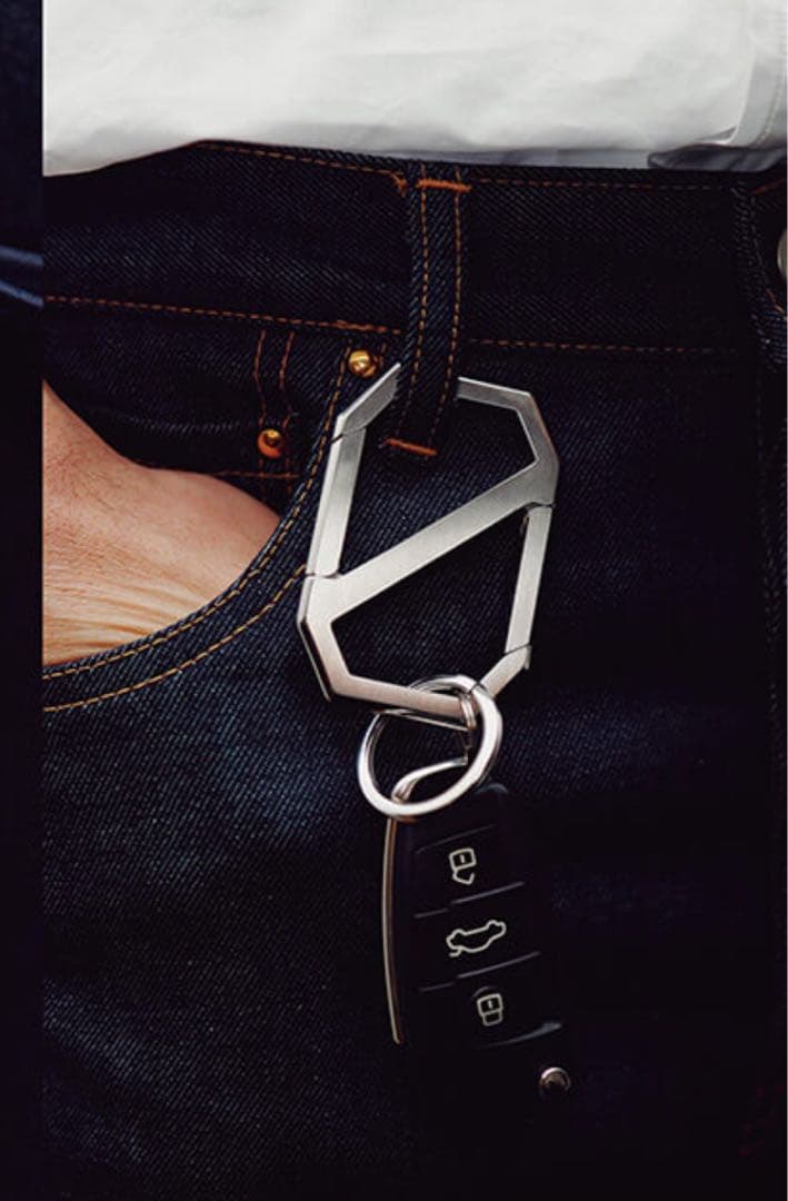 エルメス　デルタ　カナビナ