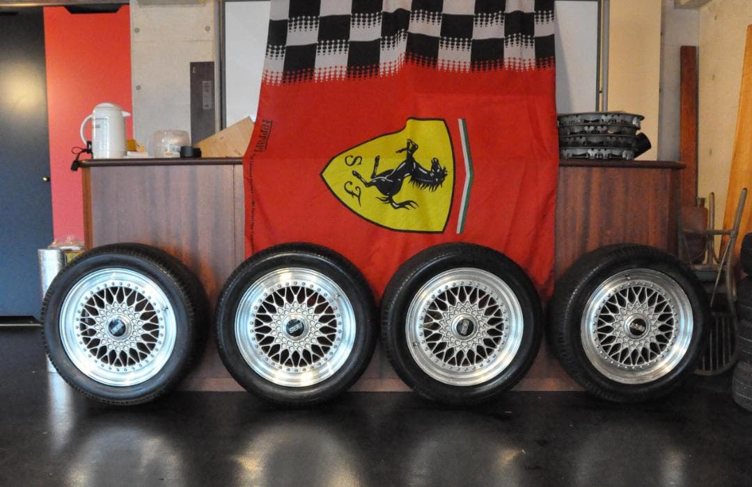 ピレリ255/45 ZR17 ホイール付き夏タイヤ4本セット