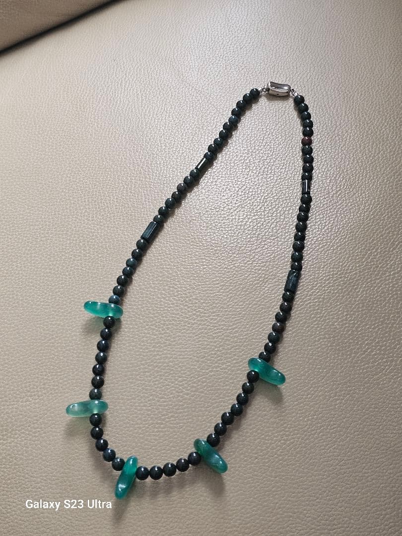 出雲瑪瑙６mmと青瑪瑙勾玉のネックレス