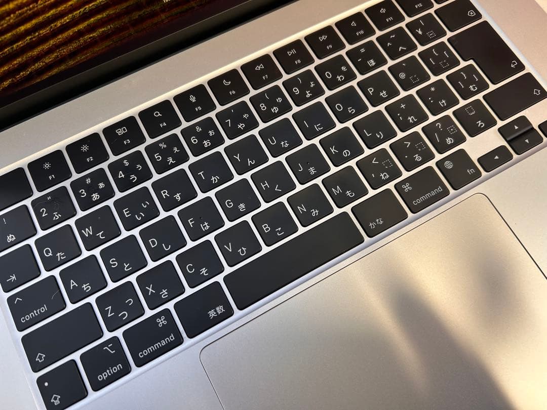 な*の様 Apple MacBook m2 スターライト メモリ8GB・SSD2