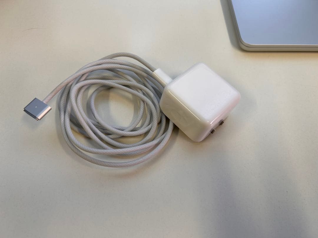 な*の様 Apple MacBook m2 スターライト メモリ8GB・SSD2