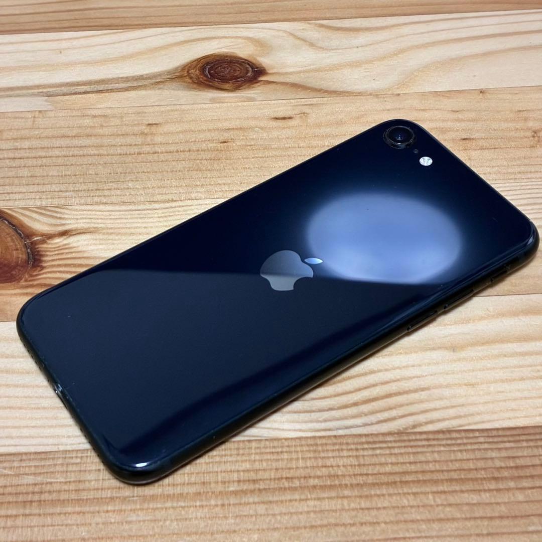 a*n様 バッテリー新品　iPhoneSE第3世代64GB SIMフリー　美品