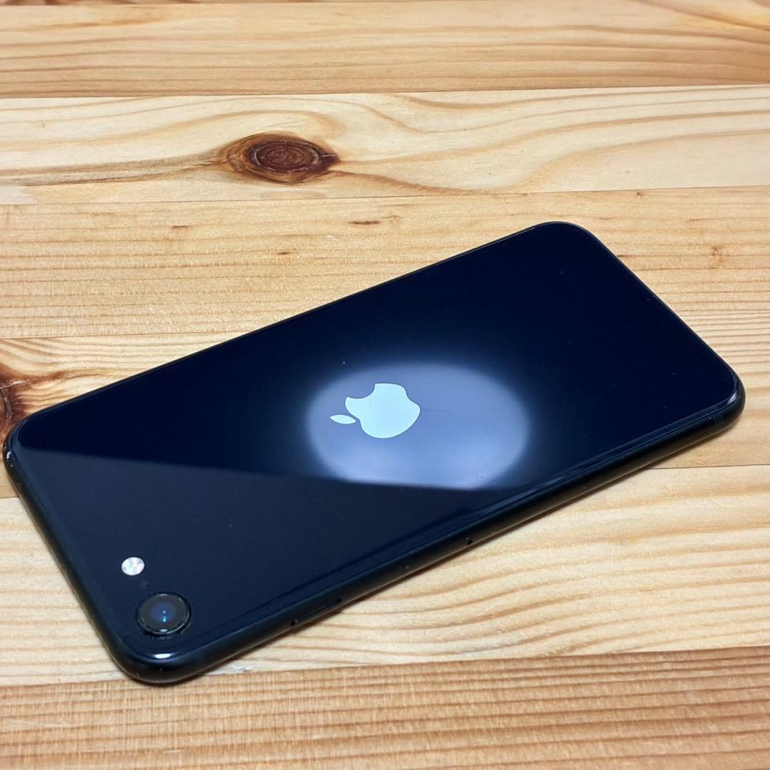 a*n様 バッテリー新品　iPhoneSE第3世代64GB SIMフリー　美品