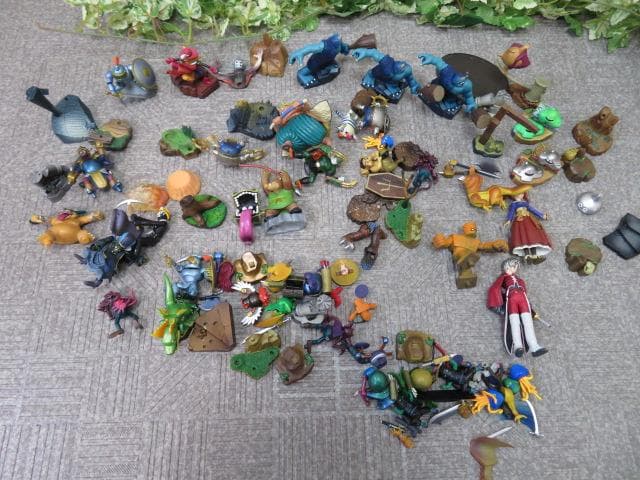 ぼ*り様 6RR1822 大量!!ドラゴンクエスト ミニフィギュア