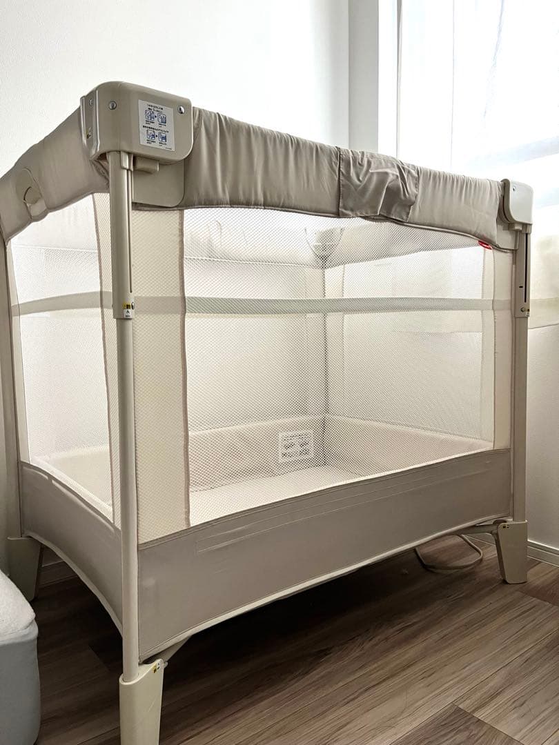 【美品】アップリカ　ココネルエアー　ベビーベッド　折りたたみ