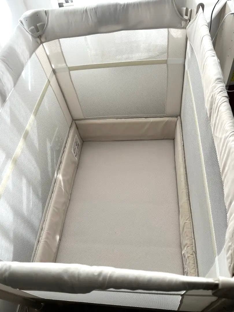 【美品】アップリカ　ココネルエアー　ベビーベッド　折りたたみ