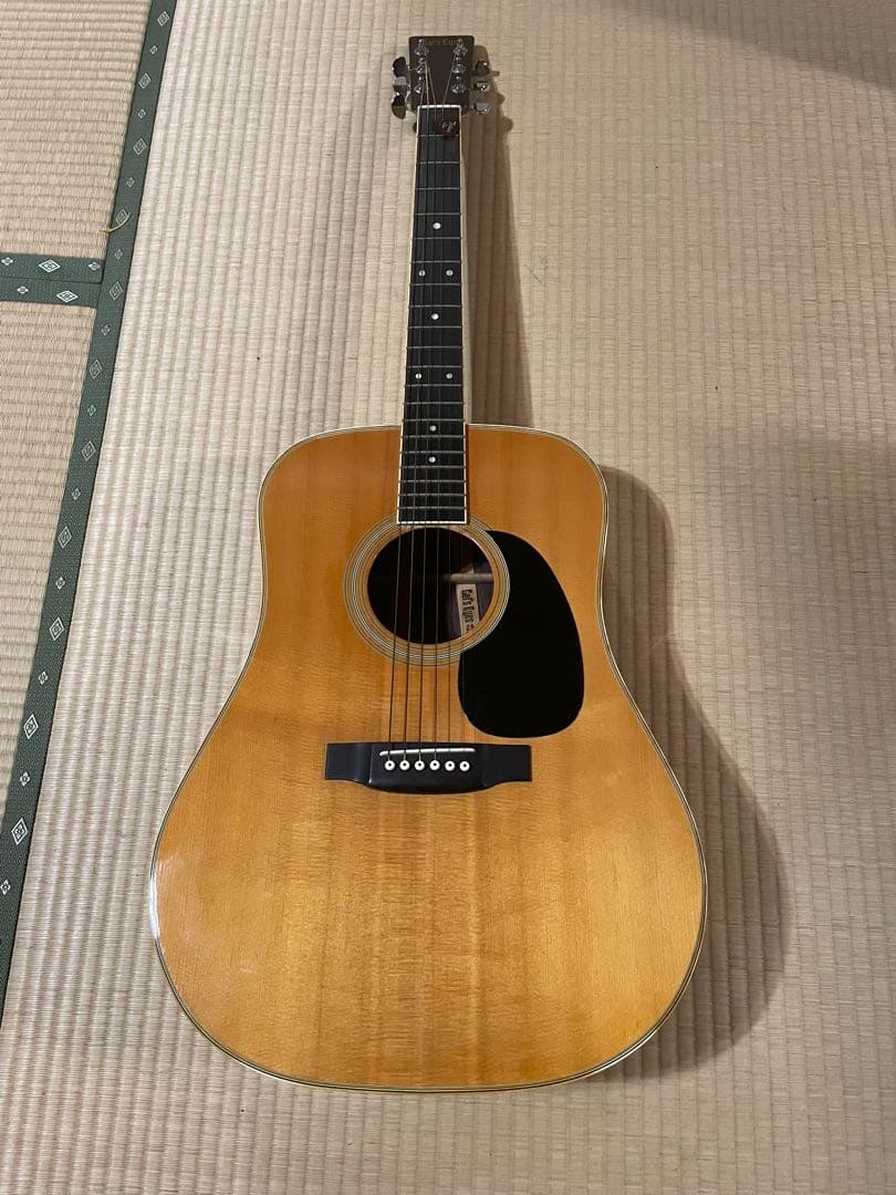 【送料込】　東海楽器　キャッツアイ　アコースティックギター