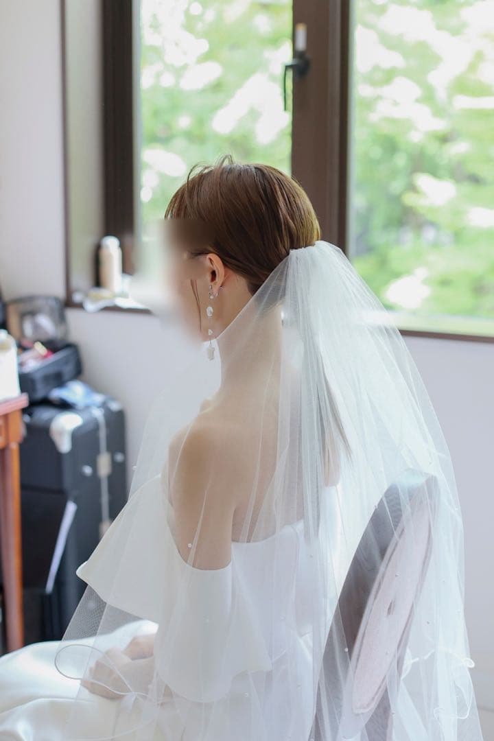 ホワイト パール付きロングウェディングベール