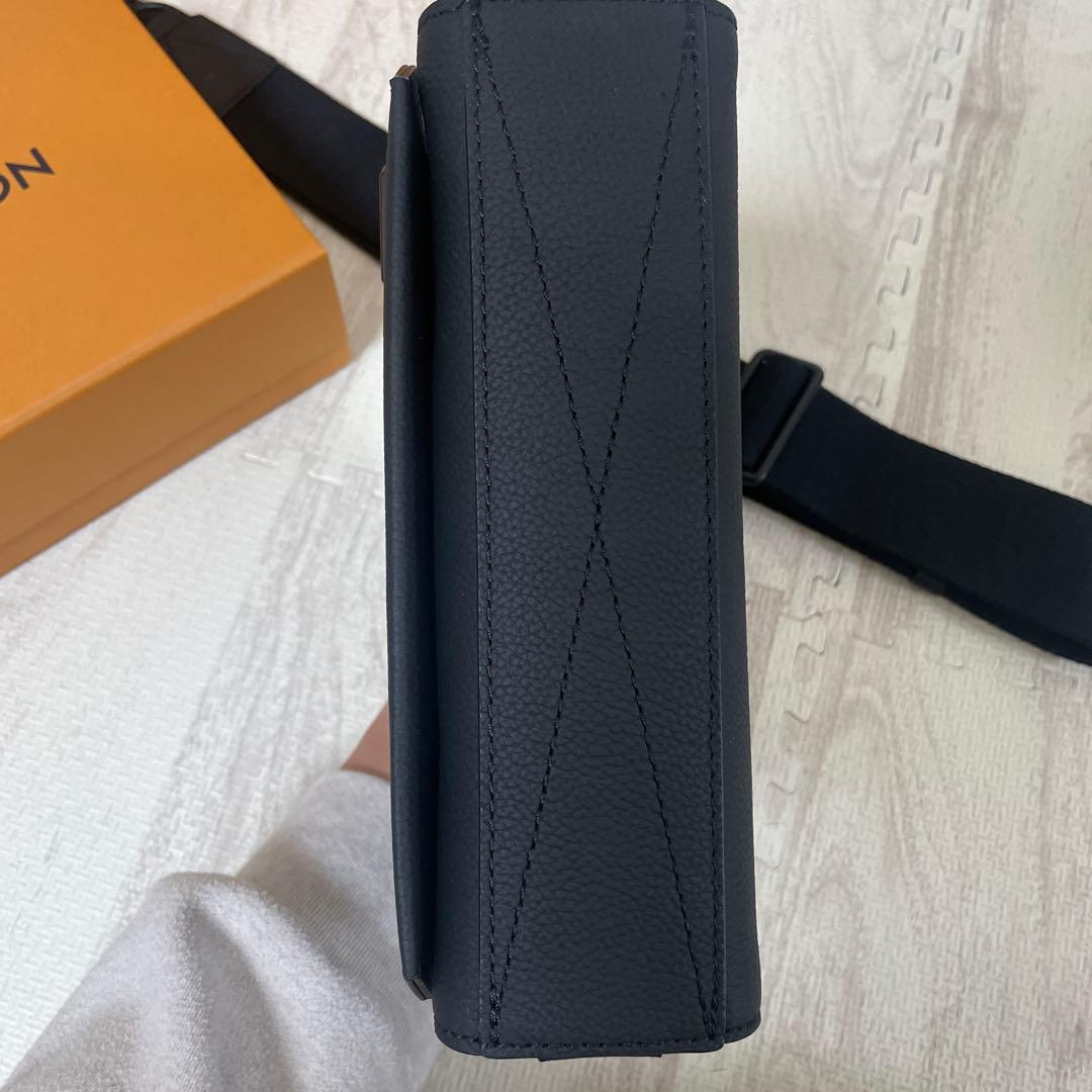 ルイヴィトン】 テイクオフメッセンジャー（本日限定価格