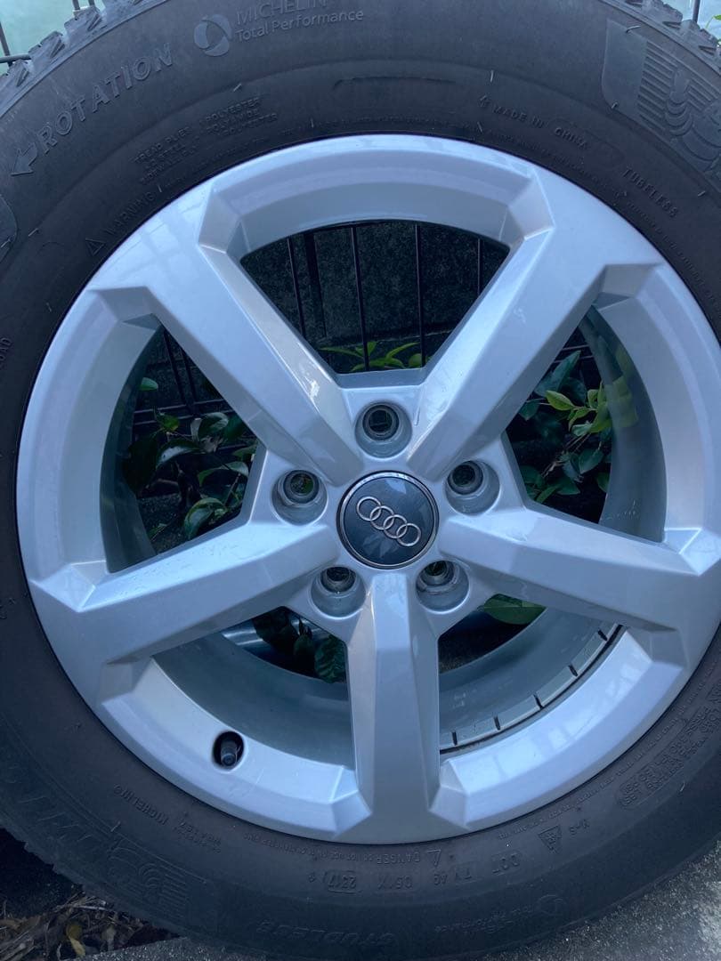 Audi Q2用　16インチ ホイールセット 215/60R16 スタットレス