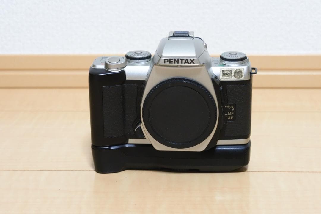 Pentax MZ-5 受賞記念モデル & バッテリーグリップFG