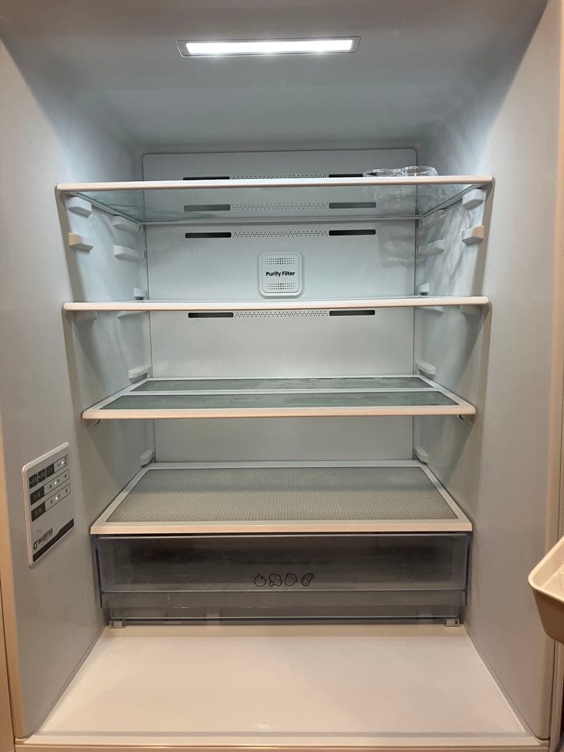 【送料込】　Hisence 冷蔵・冷凍庫　ホワイト　358L