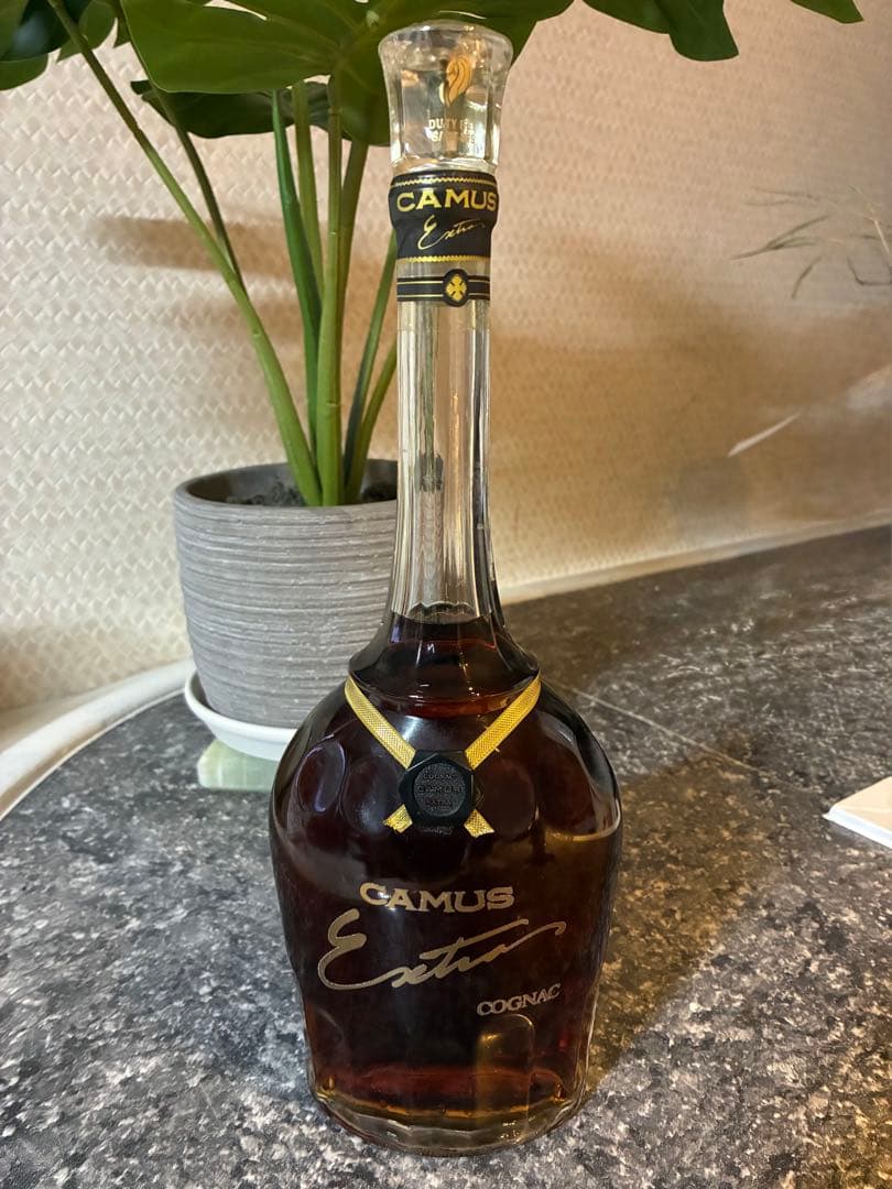 CAMUS Extra コニャック　700ml