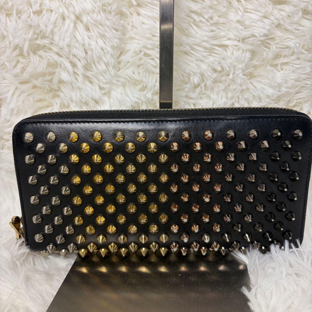 クリスチャンルブタンパネトーネ グラデーションスタッズ ラウンドジップ長財布