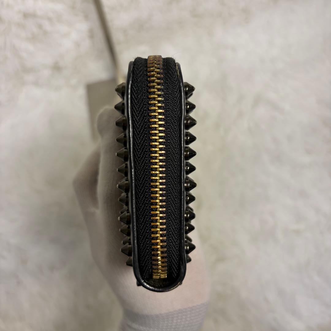 クリスチャンルブタンパネトーネ グラデーションスタッズ ラウンドジップ長財布