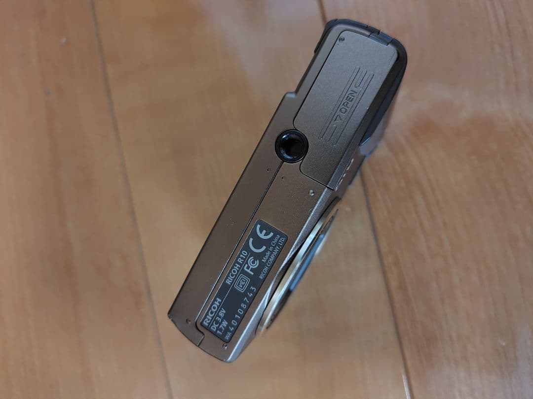 【中古】RICOH　リコー　R10　コンパクトデジタルカメラ