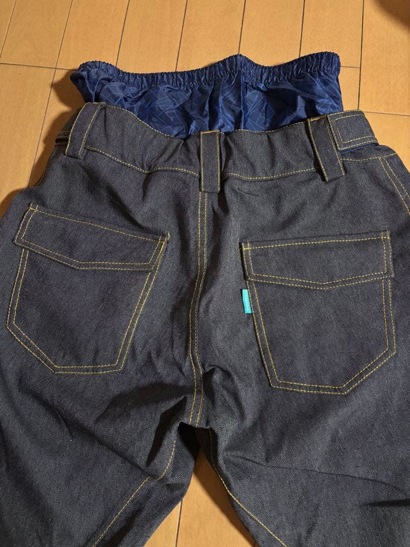 スキー、スノーボード用ウェアセット（ジャケット・パンツ・手袋・プロテクター）