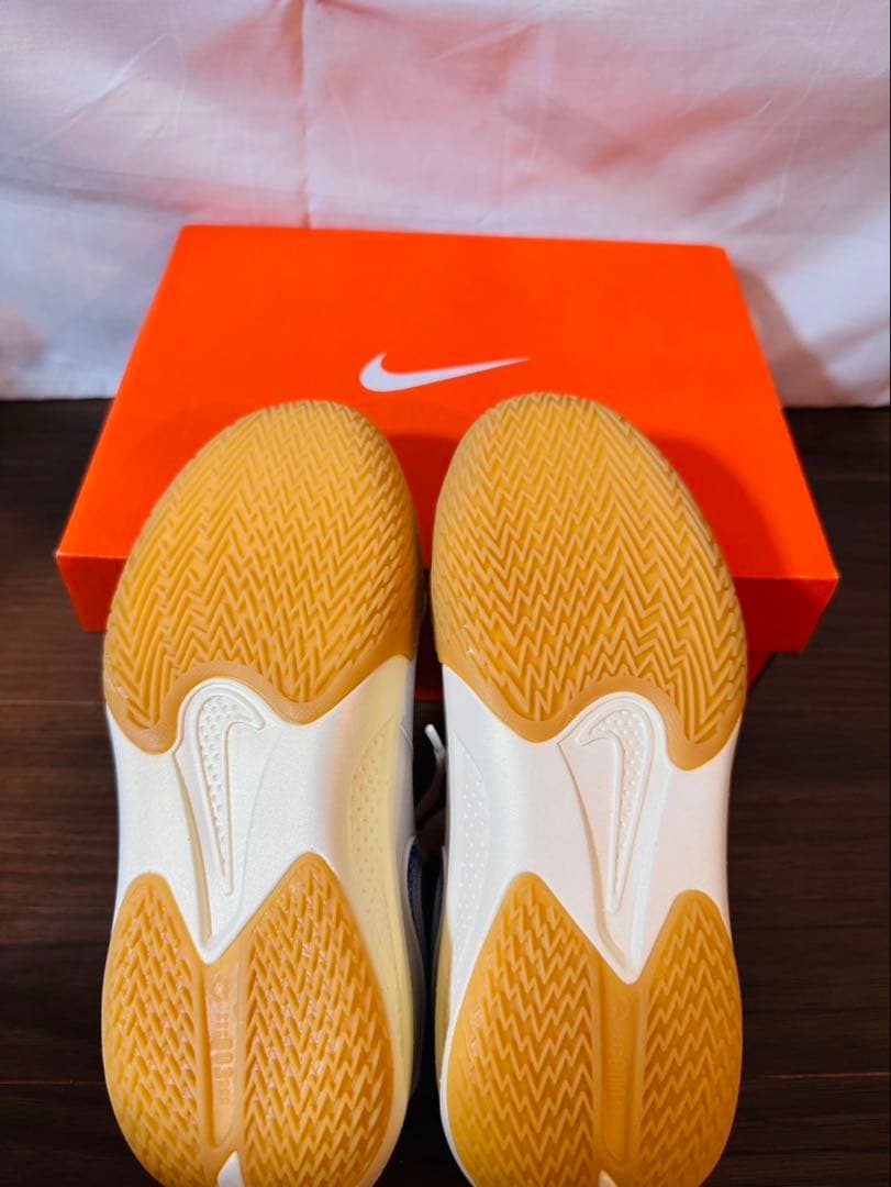 【新品未使用】NIKE G.T. カット3 ナイキ　23cm バッシュ