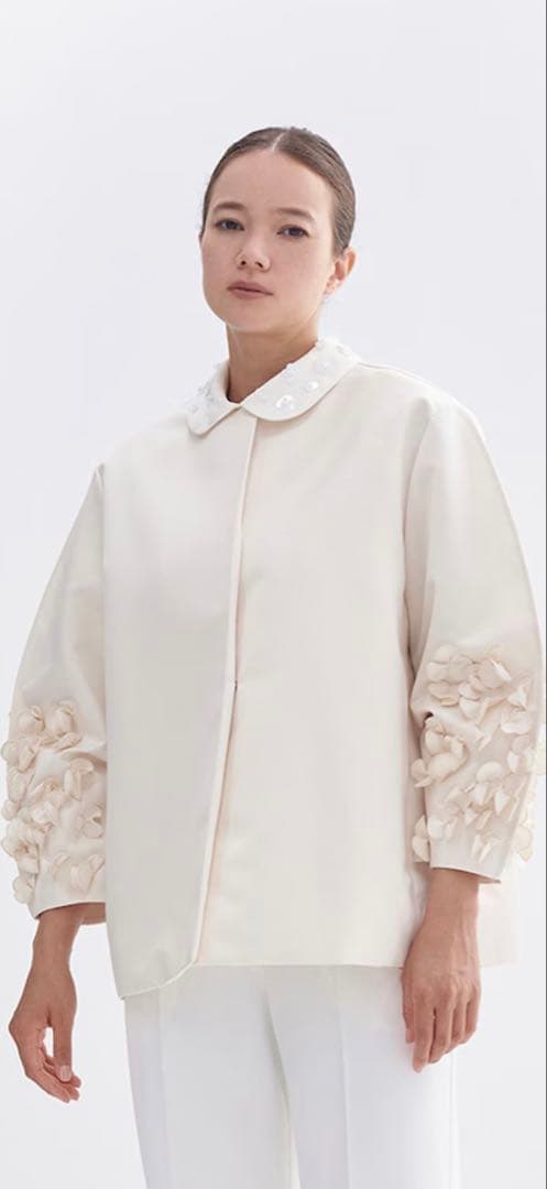 yori パフュームサテンジャケット 36アイボリーshirocon