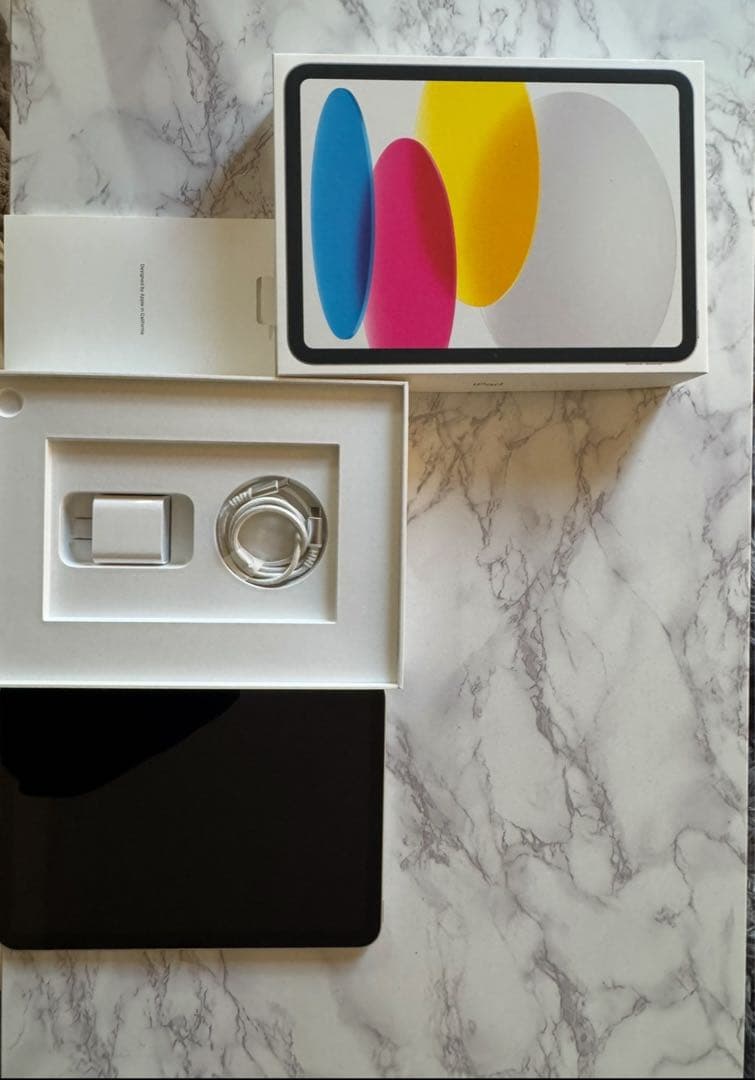 Apple iPad シルバー 本体 充電器付き