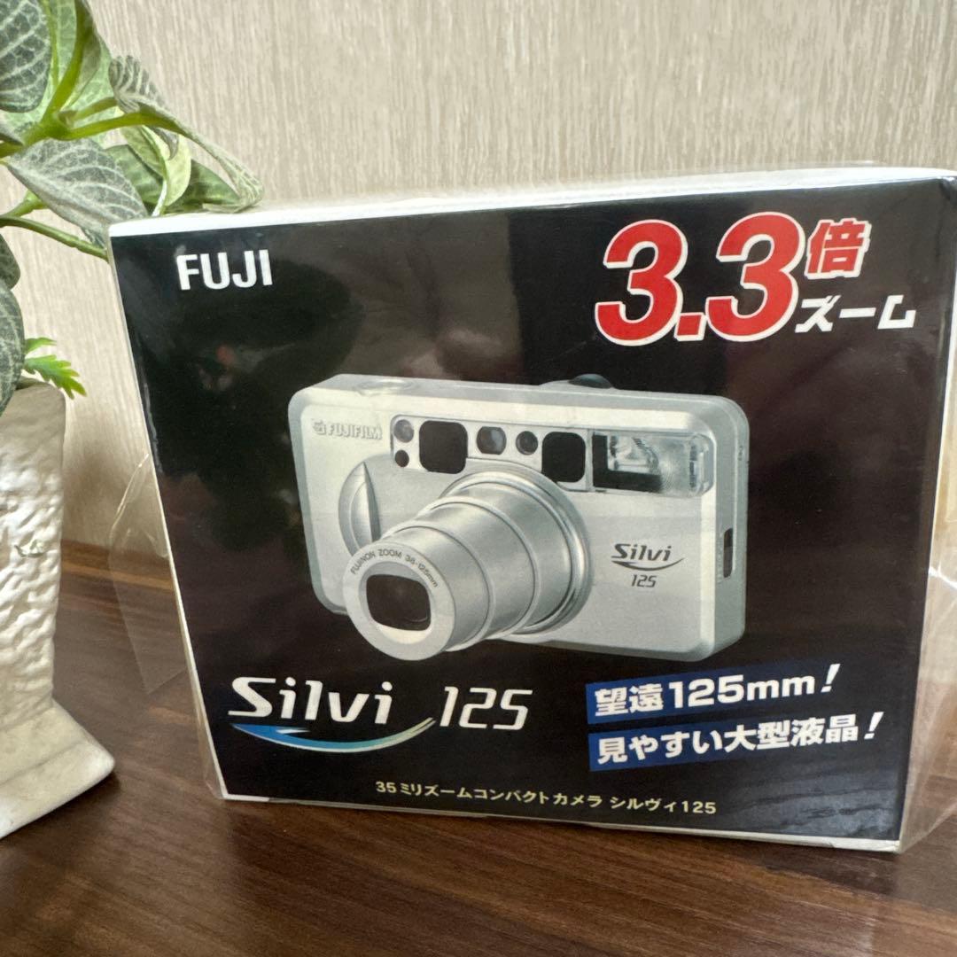【新品未使用・送料無料】 FUJIFILM Silvi 125 フィルムカメラ